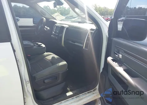 2015 Ram 1500 Big Horn z USA, uszkodzony, nr VIN 1C6RR6GT0FS581228